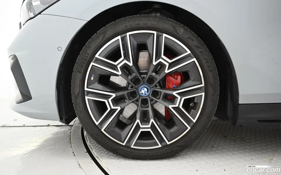 BMW i5 eDrive 40 M 2024 — миниатюра 5