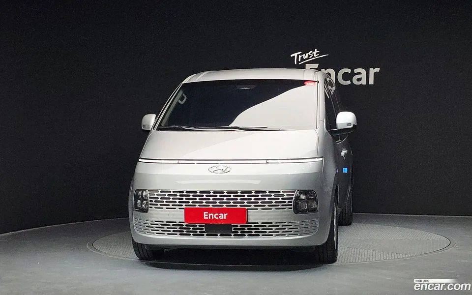 Hyundai Staria L3.5 5 2022 — thumbnail 3