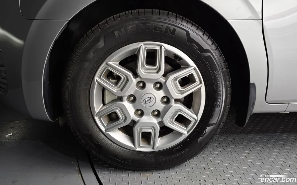 Hyundai Staria L3.5 5 2022 — thumbnail 5