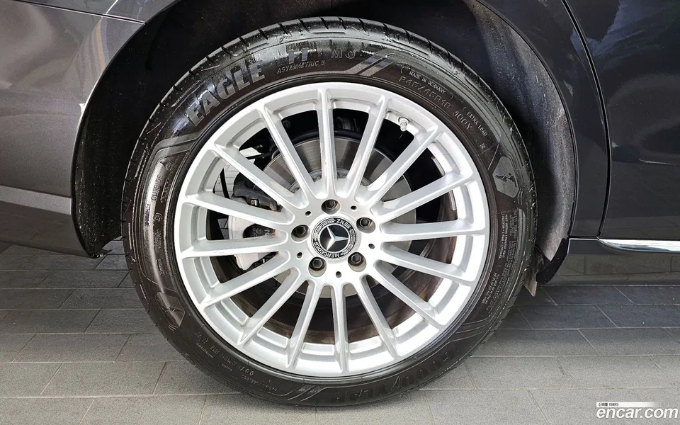 Mercedes-Benz E-Class E250 2023 — миниатюра 5