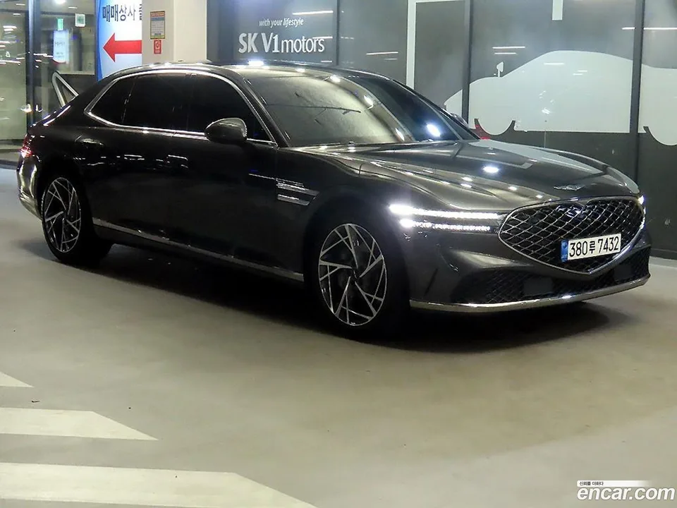 Genesis G90 3.5 2WD 2022 — фото 1, купить с доставкой в Москву