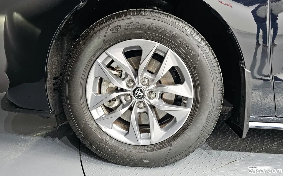 Toyota Sienna 2.5 AWD 2023 — миниатюра 2
