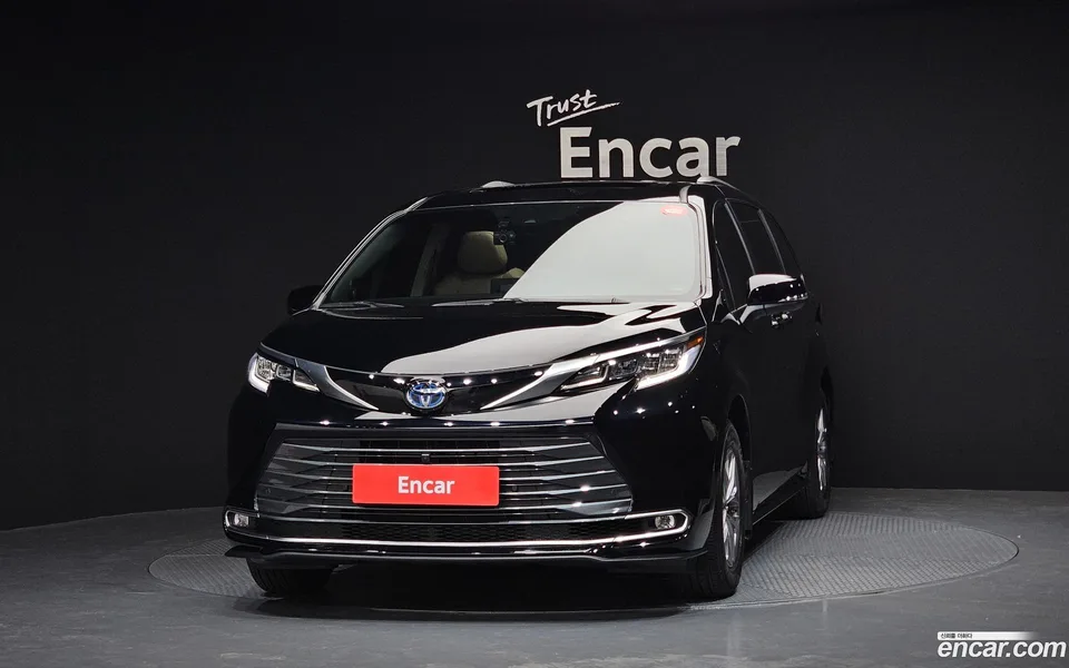 Toyota Sienna 2.5 AWD 2023 — миниатюра 3