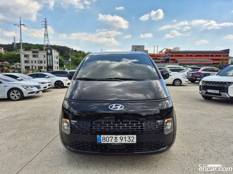 Hyundai Staria 5 2023 — миниатюра 3