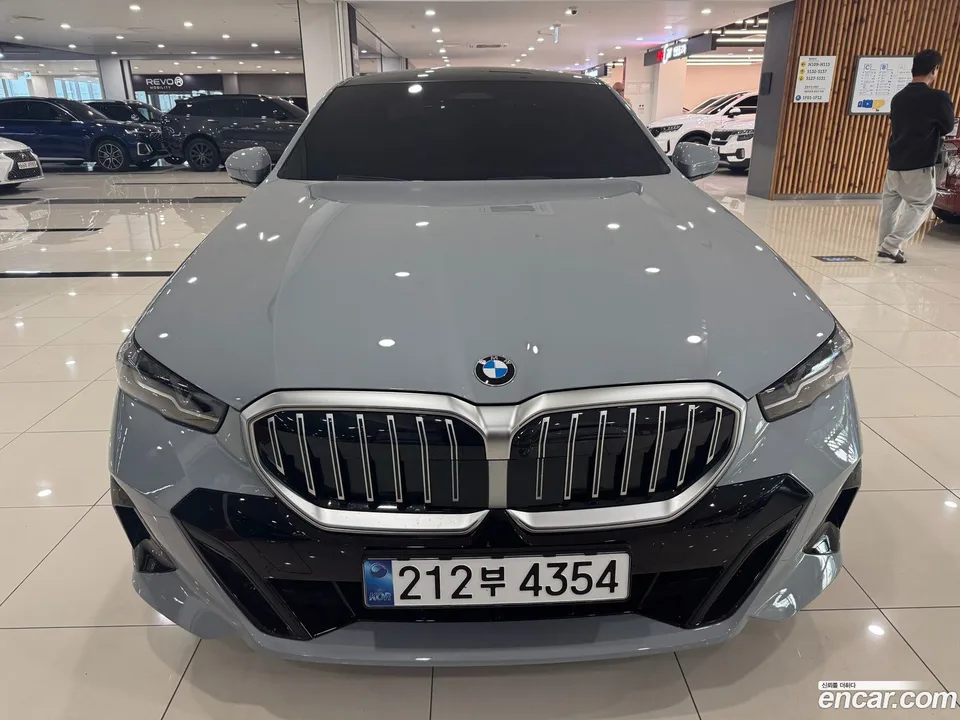BMW 5 Series 523d xDrive M 2025 — миниатюра 3