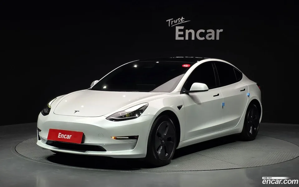 Tesla Model 3 2022