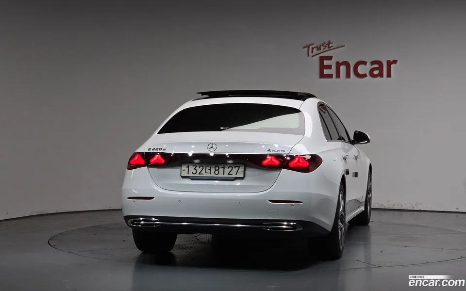 Mercedes-Benz E-Class E220d 4MATIC 2024 — миниатюра 4