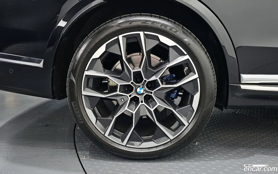 BMW X7 xDrive 40i M 7 2025 — миниатюра 5