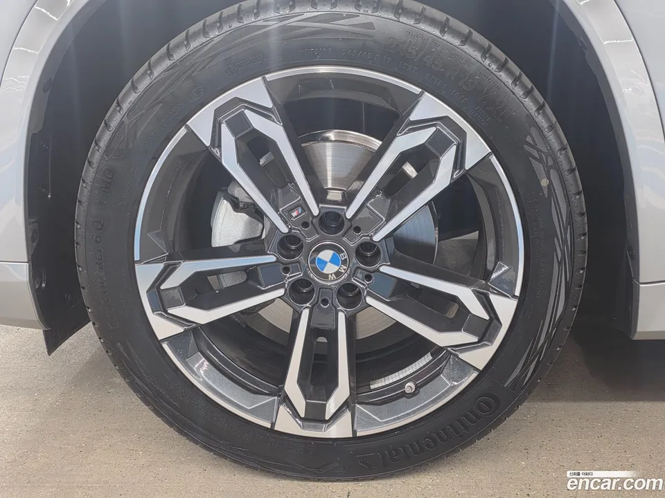 BMW X1 xDrive 20i M 2025 — миниатюра 2
