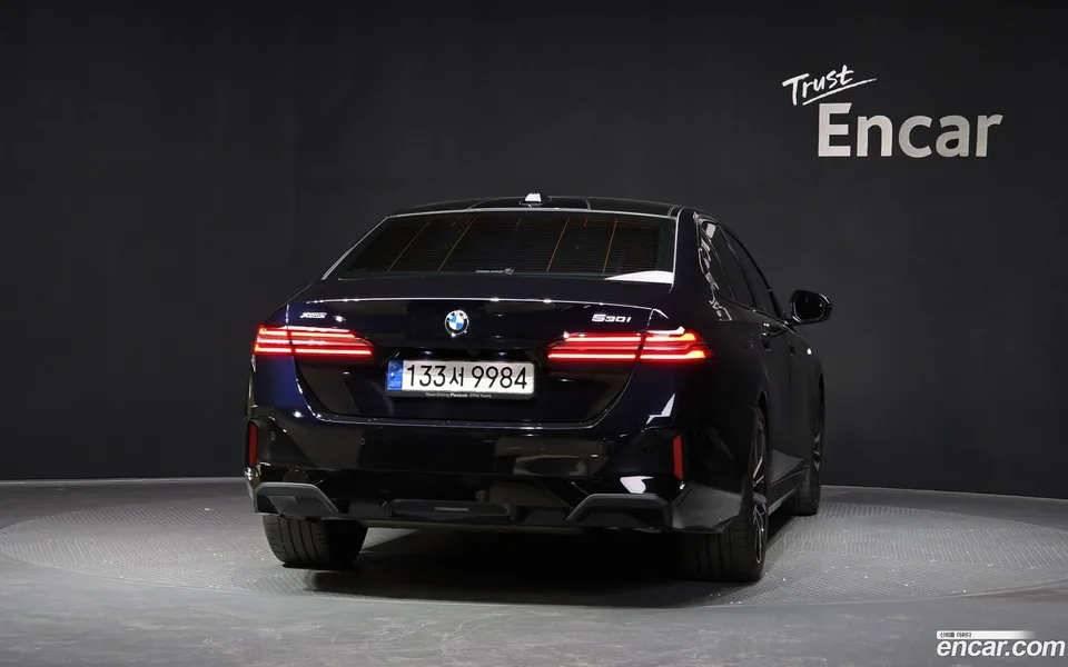 BMW 5 Series 530i xDrive M 2024 — миниатюра 4