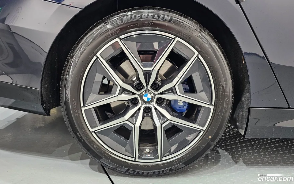 BMW 5 Series 520i M 2025 — миниатюра 2