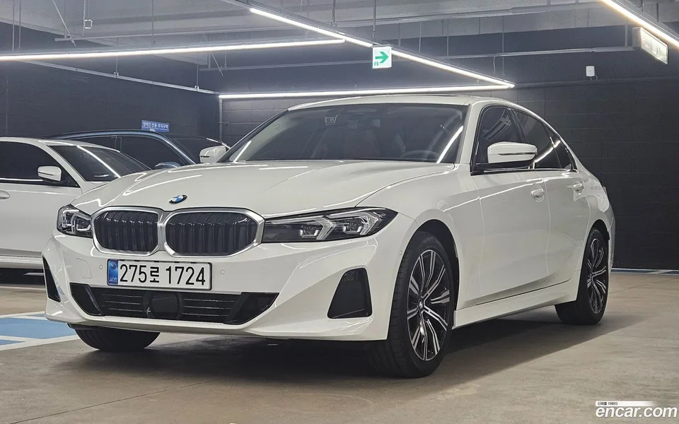 BMW 3 Series 320i 2025 — фото 1, купить с доставкой в Москву