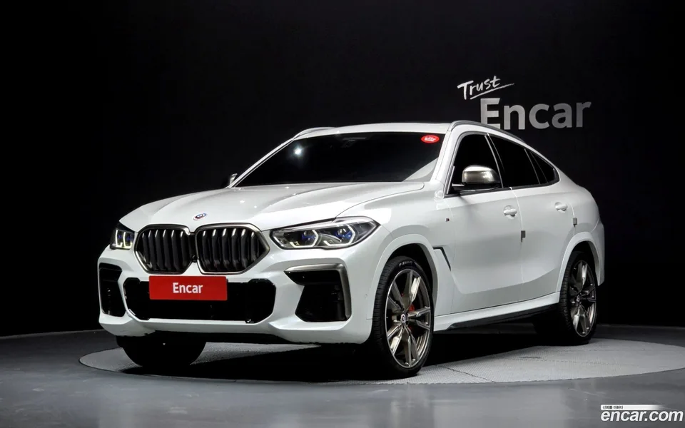 BMW X6 M50i 2022 — фото 1, купить с доставкой в Москву