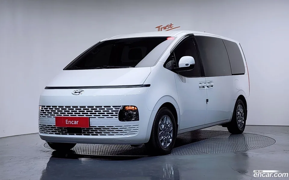 Hyundai Staria 11 2024 — фото 1, купить с доставкой в Москву