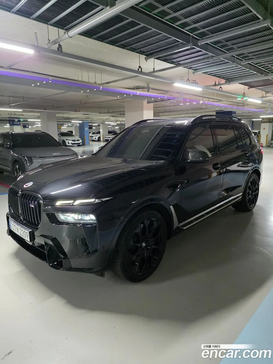 BMW X7 xDrive 40i M 6 2023 — фото 1, купить с доставкой в Москву