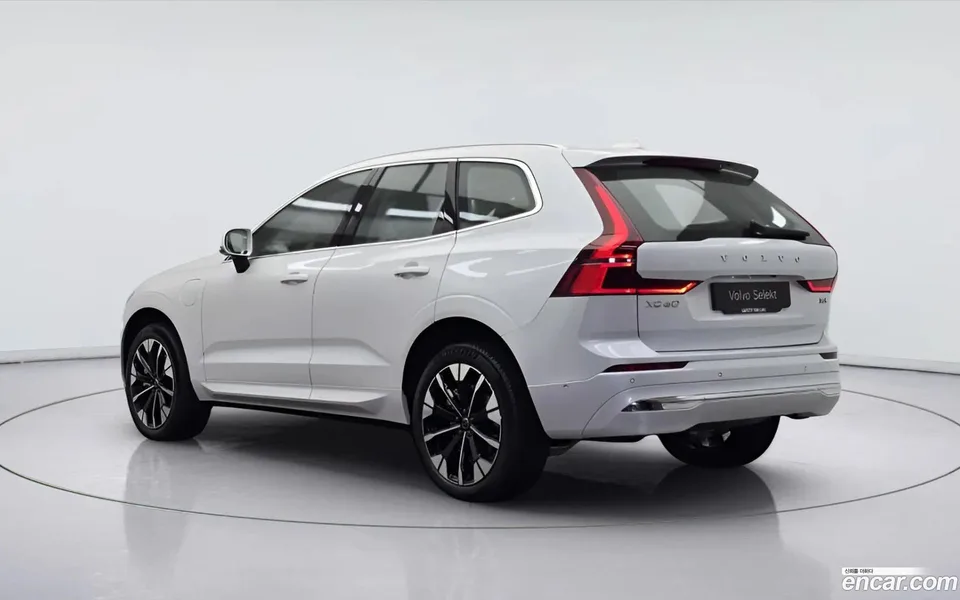 Volvo XC60 T8 2025 — миниатюра 4