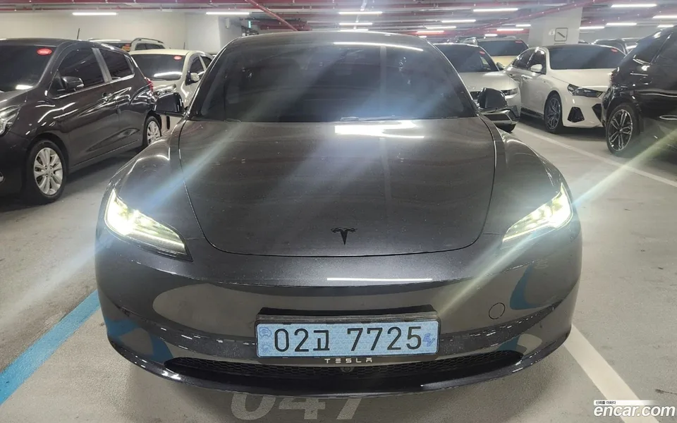 Tesla Model 3 RWD 2026 — фото 1, купить с доставкой в Москву