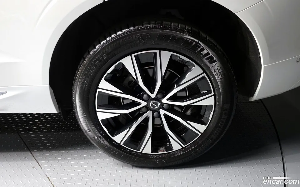Volvo XC60 B5 2023 — миниатюра 5