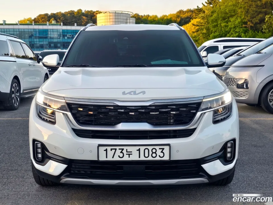 Kia Seltos 1.6 2WD 2022 — фото 1, купить с доставкой в Москву