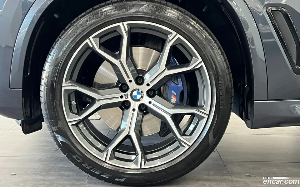 BMW X5 xDrive 40i M 2022 — миниатюра 2