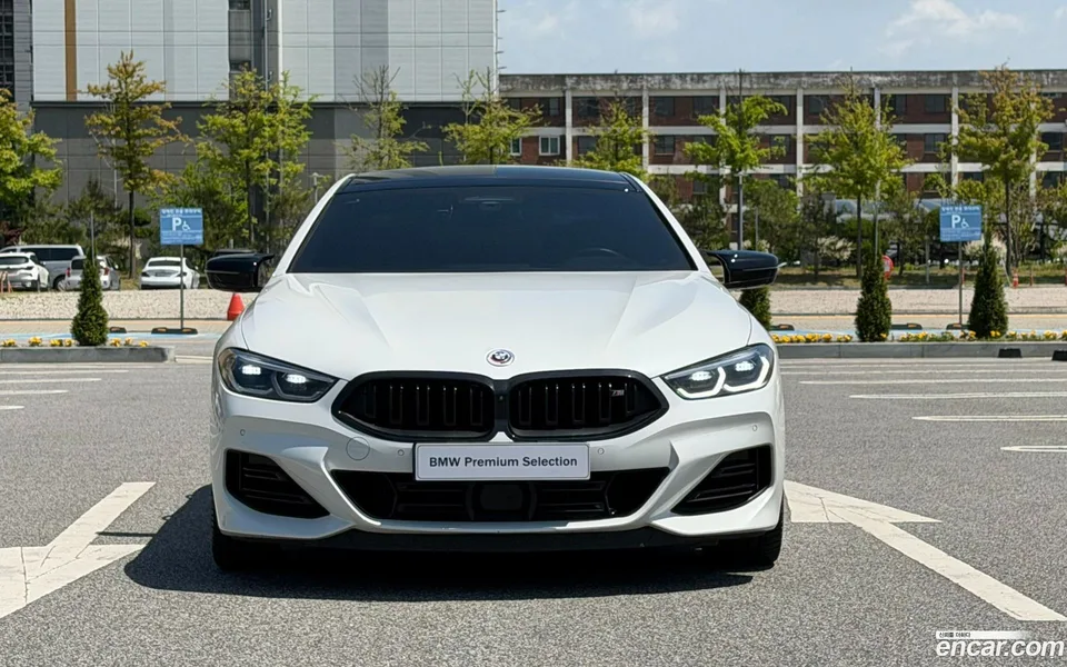 BMW 8 Series M850i xDrive 2023 — миниатюра 3