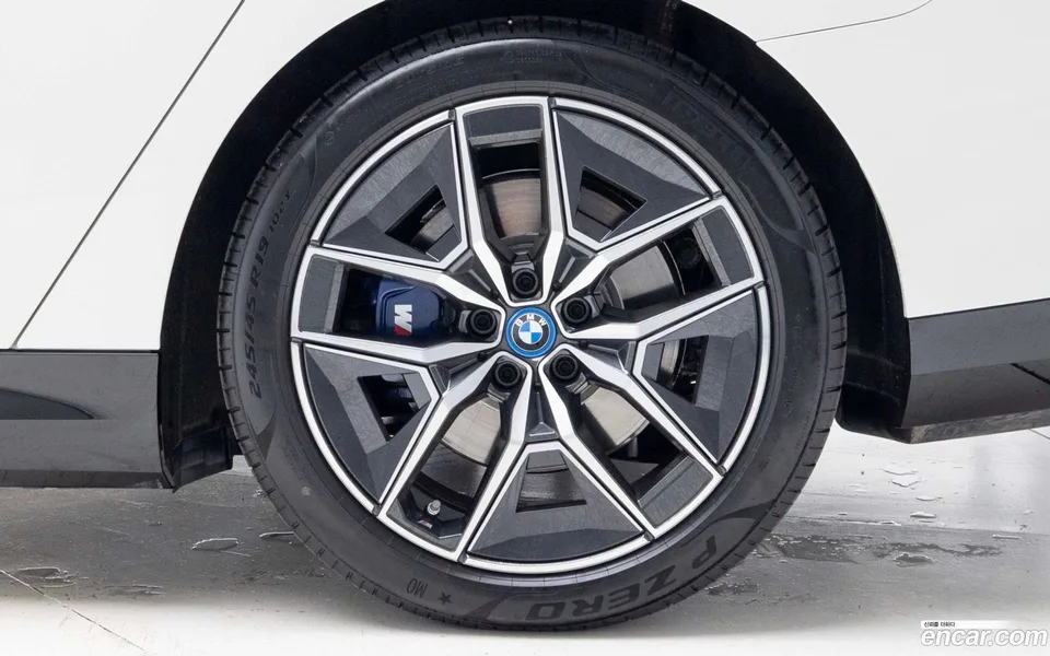 BMW i5 eDrive 40 M 2025 — миниатюра 2
