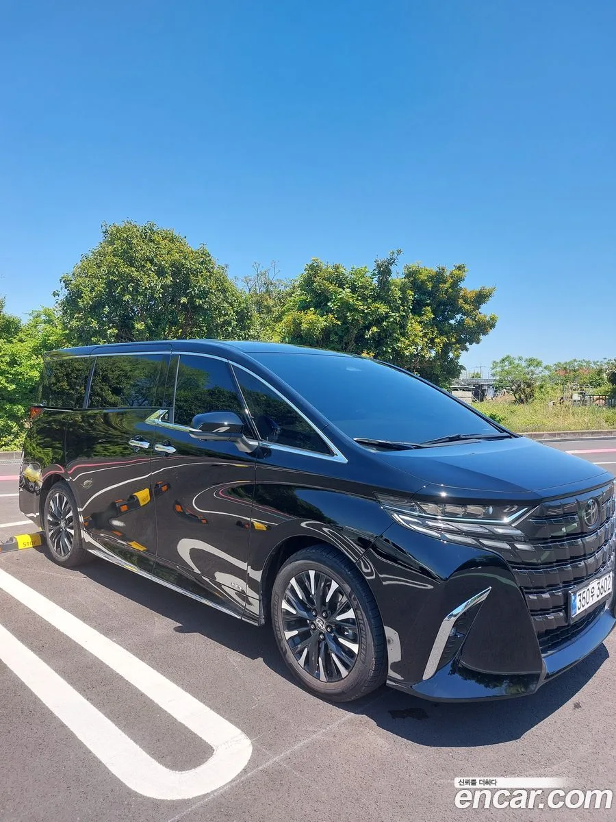 Toyota Alphard 2.5 HEV AWD 2025 — фото 1, купить с доставкой в Москву