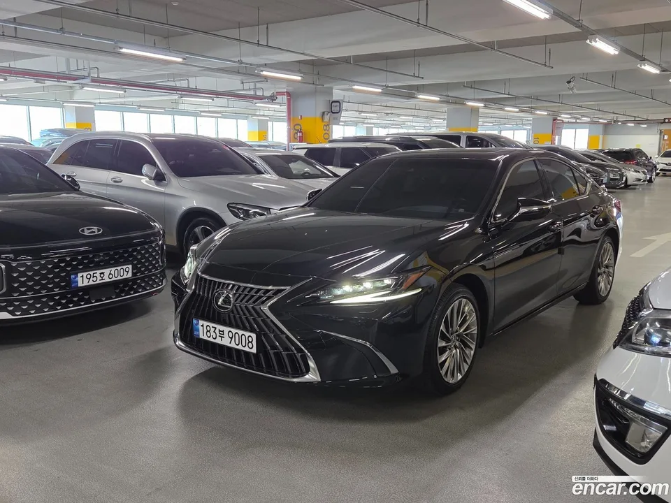 Lexus ES 300h 2023 — миниатюра 3
