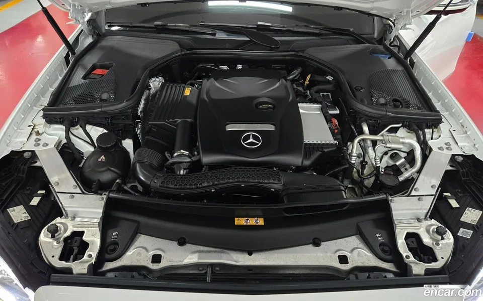 Mercedes-Benz E-Class E250 2022 — миниатюра 5