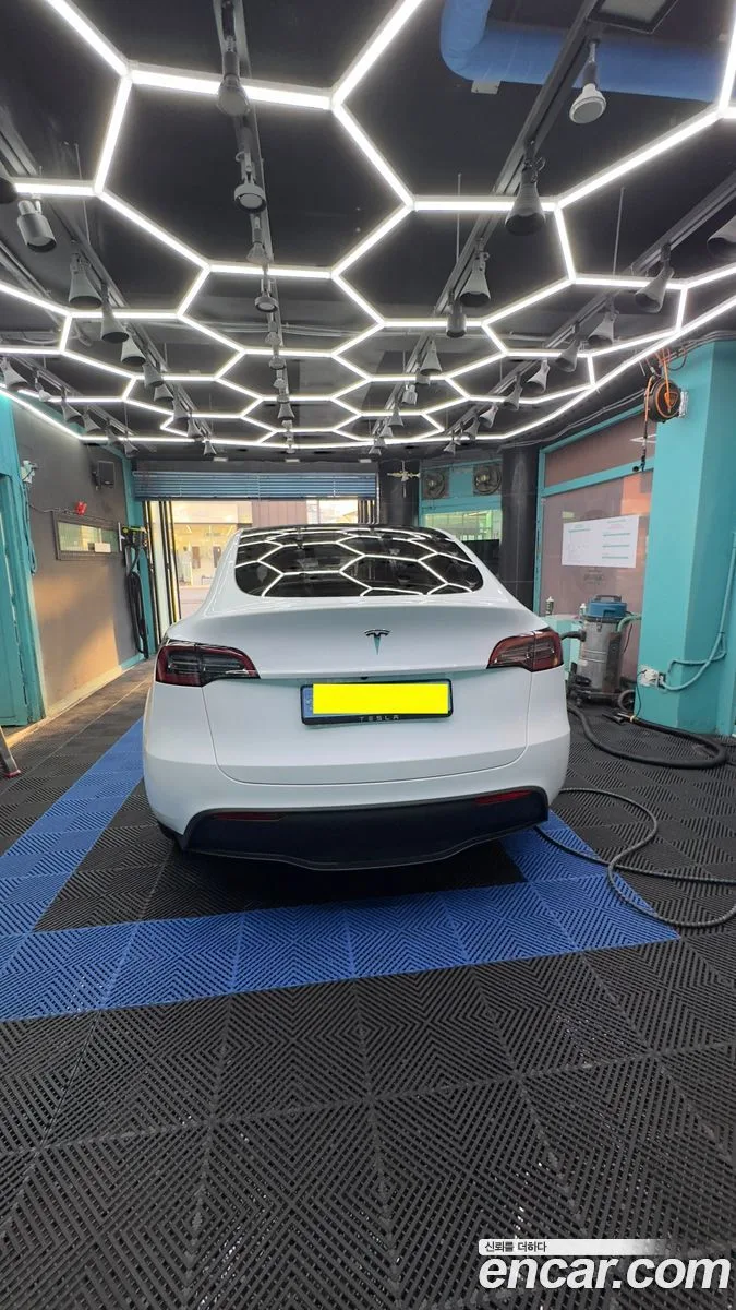 Tesla Model Y RWD 2024 — миниатюра 4