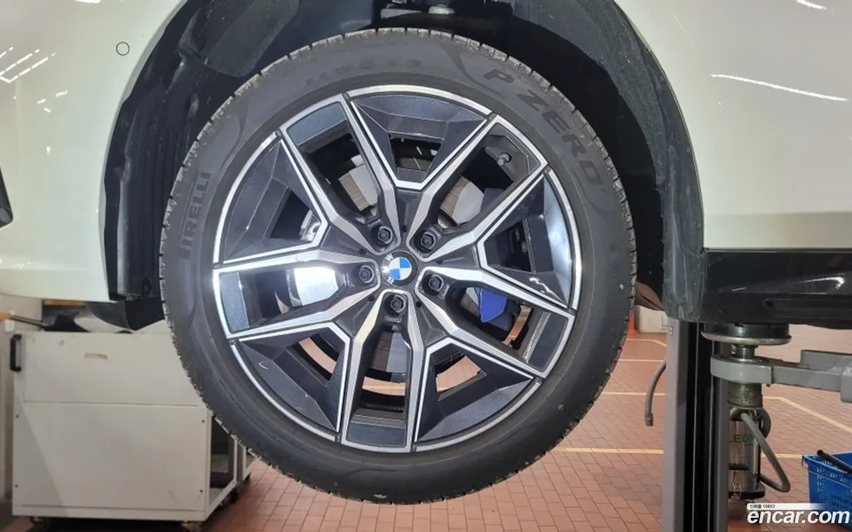BMW 5 Series 523d M 2025 — миниатюра 5