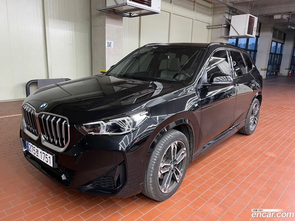 BMW X1 sDrive 20i M 2025 — фото 1, купить с доставкой в Москву