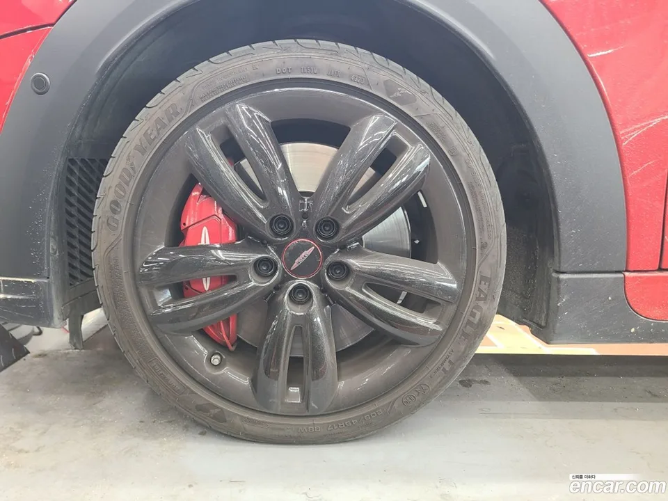 MINI Cooper S Convertible JCW 2024 — миниатюра 5