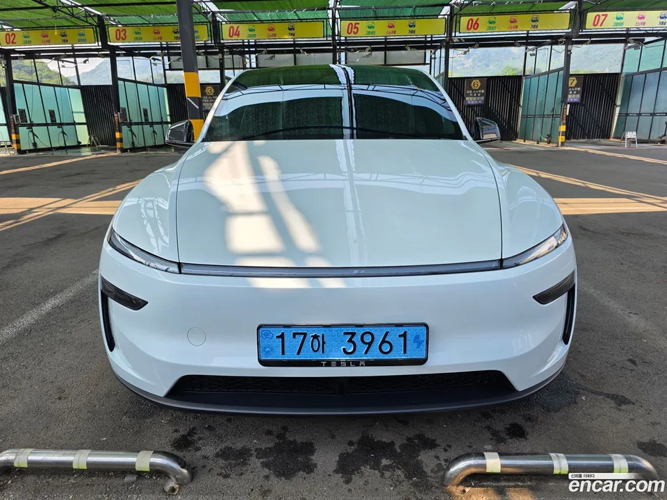 Tesla Model Y AWD 2025 — миниатюра 3