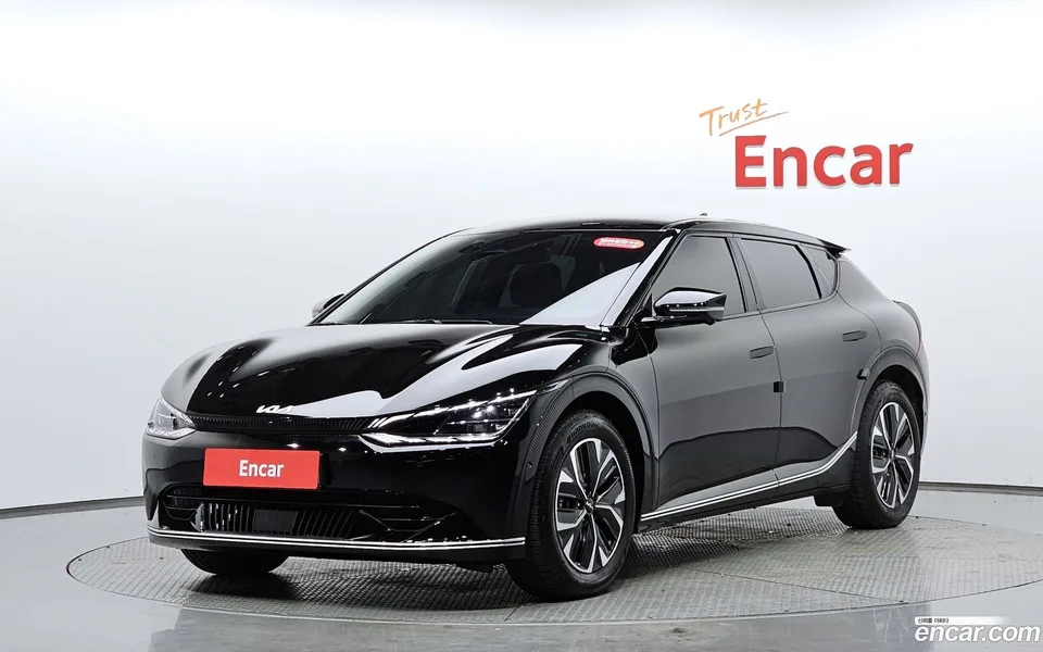 Kia EV6 2023 — фото 1, купить с доставкой в Москву