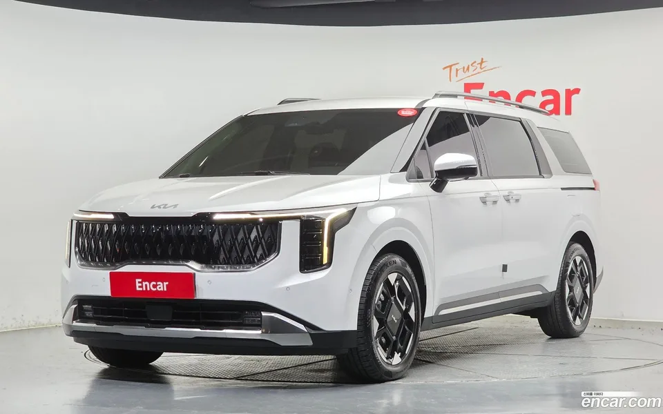 Kia Carnival HEV 9 2024 — фото 1, купить с доставкой в Москву