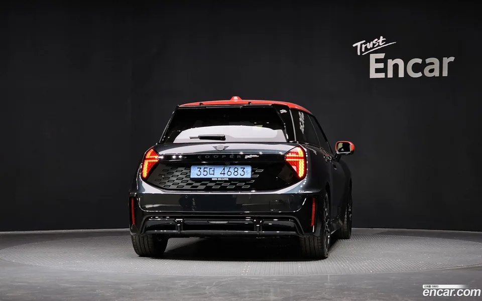 MINI Cooper Electric JCW 2025 — thumbnail 4