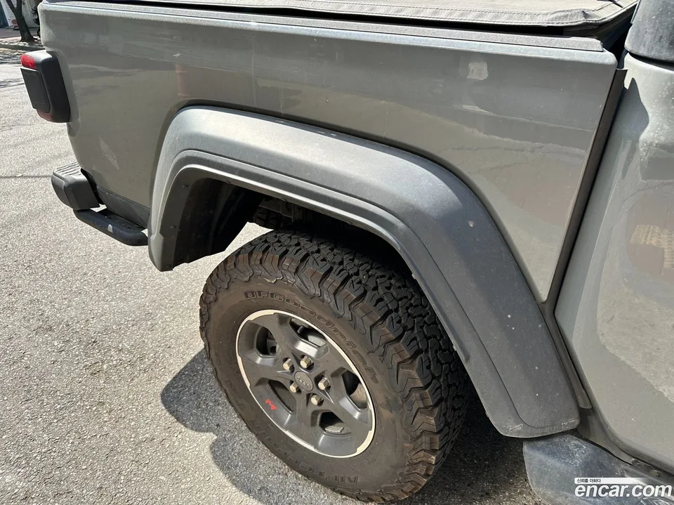 Jeep Gladiator 3.6 2023 — миниатюра 2