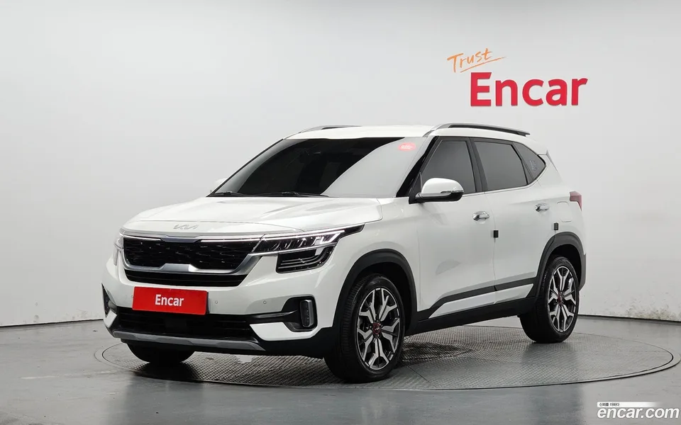 Kia Seltos 1.6 2WD 2022 — фото 1, купить с доставкой в Москву