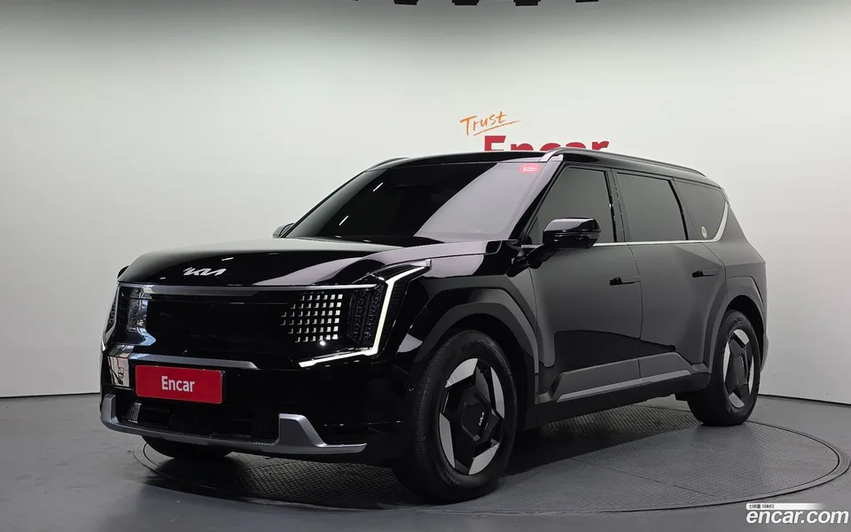 Kia EV9 4WD 2023 — фото 1, купить с доставкой в Москву