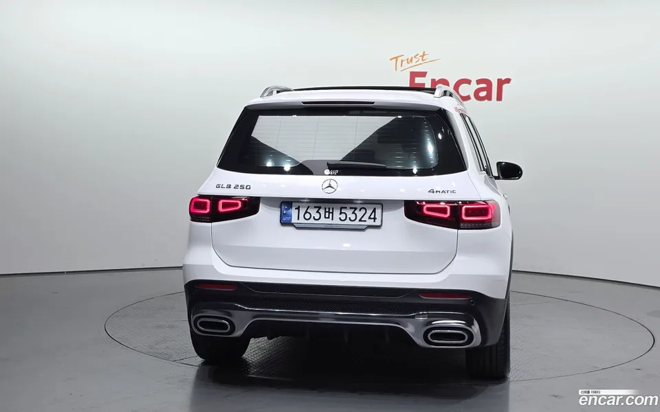 Mercedes-Benz GLB-Class GLB250 4MATIC 2023 — миниатюра 4