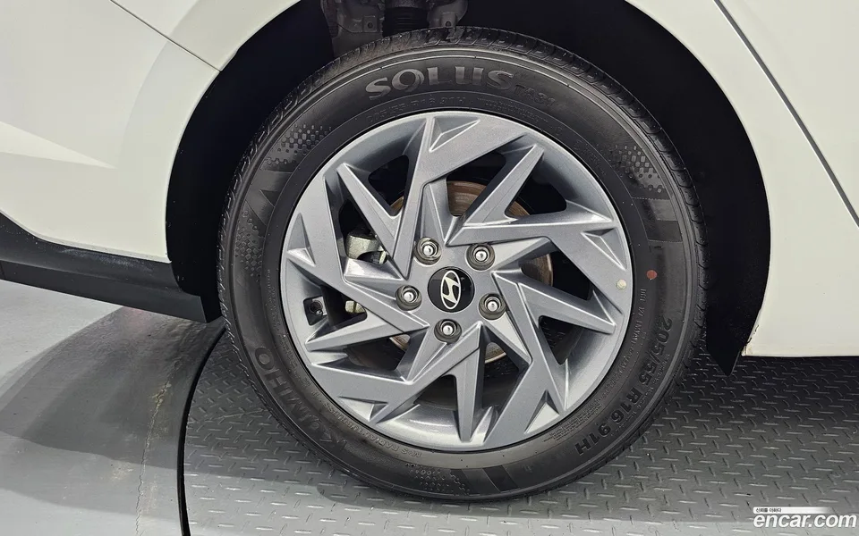 Hyundai Avante CN7 Hybrid 2024 — миниатюра 5