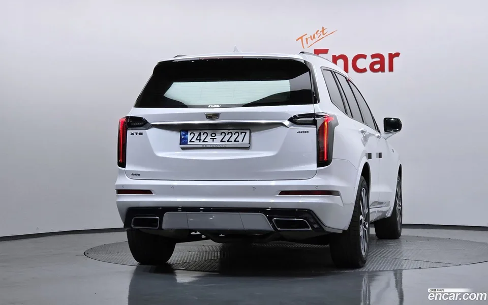 Cadillac XT6 3.6 2023 — миниатюра 4