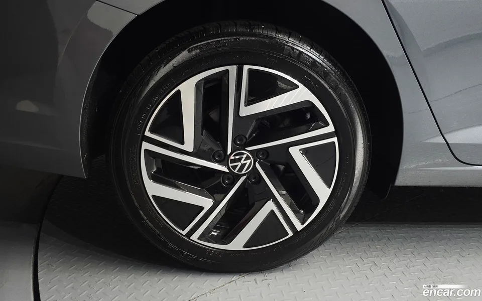 Volkswagen Jetta 1.5 TSI 2023 — миниатюра 5