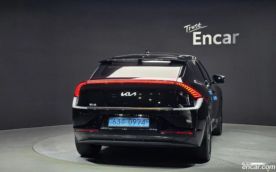 Kia EV6 2023 — миниатюра 4