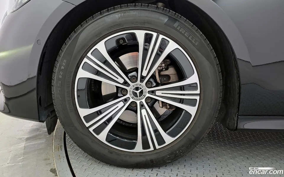 Mercedes-Benz E-Class E200 2024 — миниатюра 2