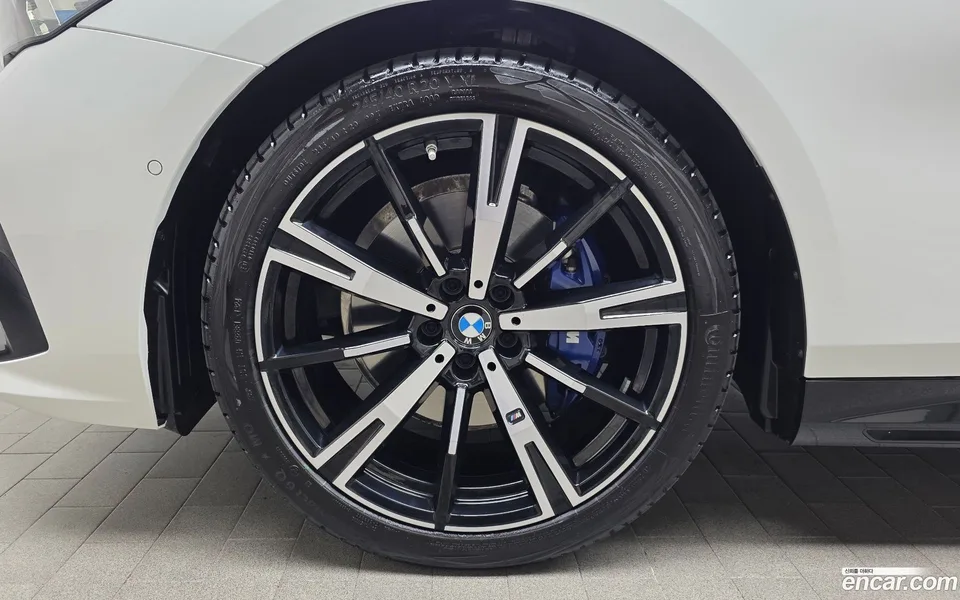 BMW 5 Series 530i xDrive M 2024 — миниатюра 2