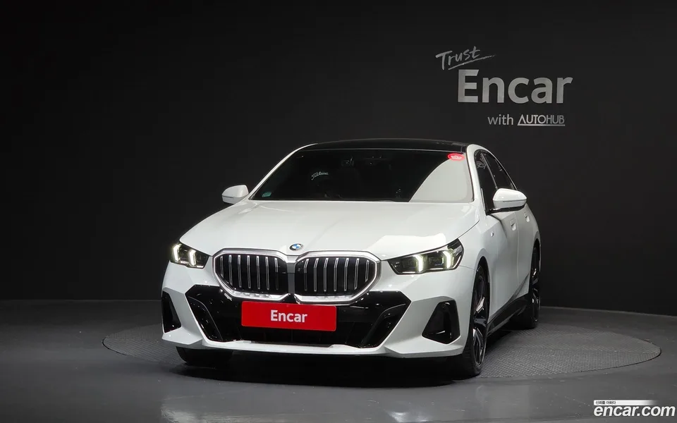 BMW 5 Series 530i xDrive M 2024 — миниатюра 3