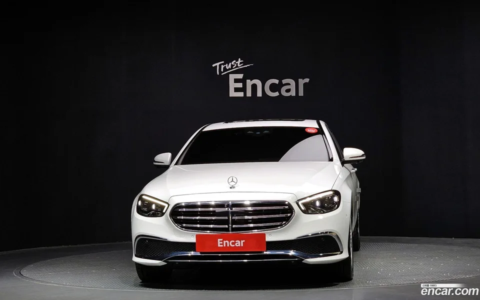 Mercedes-Benz E-Class E220d 4MATIC 2023 — миниатюра 3