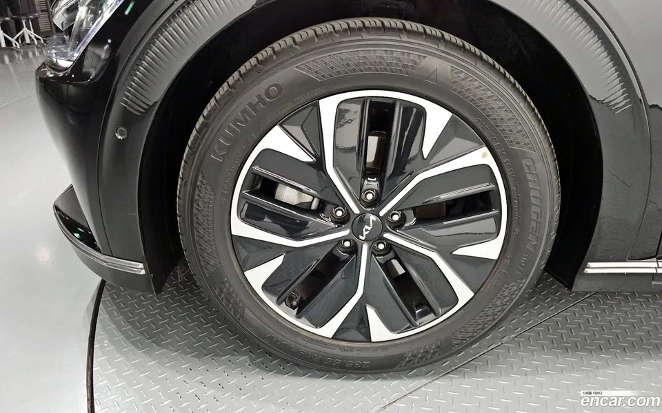 Kia EV6 2023 — миниатюра 5